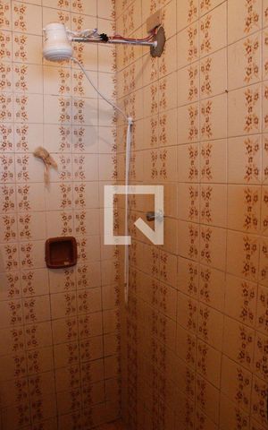 Casa à venda com 480m², 1 quarto e sem vaga Casa à venda com 480m², 1 quarto e sem vagaBANHEIRO