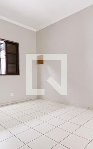 Casa para alugar com 170m², 2 quartos e 2 vagas Casa para alugar com 170m², 2 quartos e 2 vagasQuarto 1