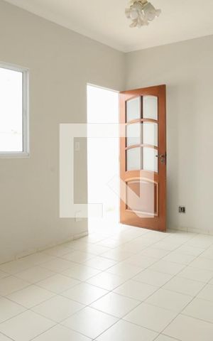 Casa para alugar com 170m², 2 quartos e 2 vagas Casa para alugar com 170m², 2 quartos e 2 vagasSala