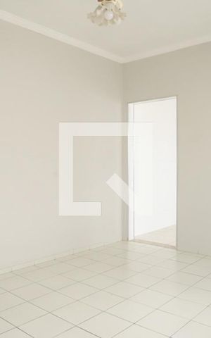Casa para alugar com 170m², 2 quartos e 2 vagas Casa para alugar com 170m², 2 quartos e 2 vagasSala