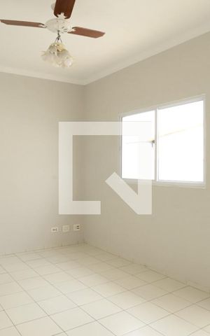 Casa para alugar com 170m², 2 quartos e 2 vagas Casa para alugar com 170m², 2 quartos e 2 vagasSala