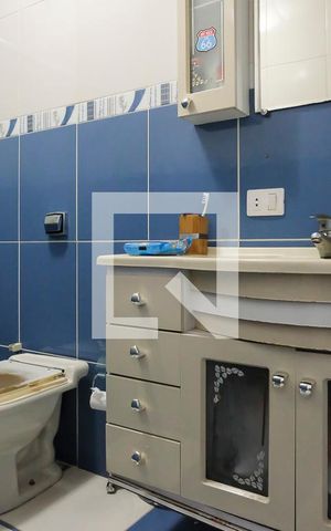 Casa à venda com 232m², 4 quartos e 4 vagasBanheiro da suíte 1