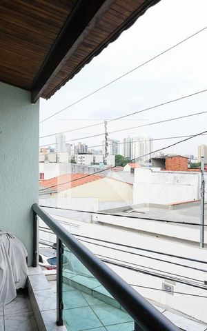 Casa à venda com 232m², 4 quartos e 4 vagasVaranda da suíte 1