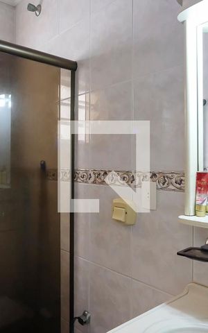 Casa à venda com 232m², 4 quartos e 4 vagasBanheiro da suíte 2