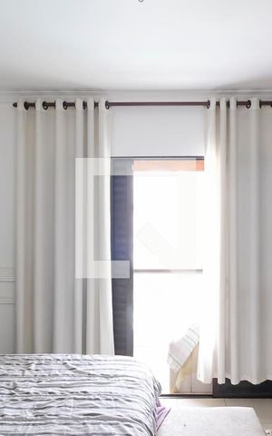 Casa à venda com 232m², 4 quartos e 4 vagasSuíte 1