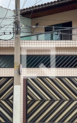 Casa à venda com 232m², 4 quartos e 4 vagasFachada + plaquinha