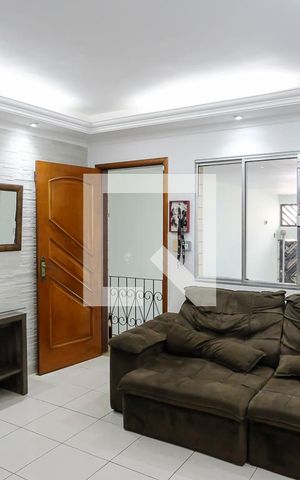 Casa à venda com 232m², 4 quartos e 4 vagasSala