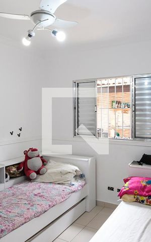 Casa à venda com 232m², 4 quartos e 4 vagasSuíte 2