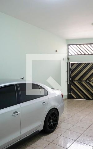 Casa à venda com 232m², 4 quartos e 4 vagasGaragem