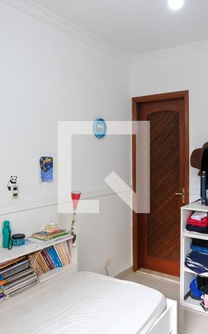 Casa à venda com 232m², 4 quartos e 4 vagasSuíte 2
