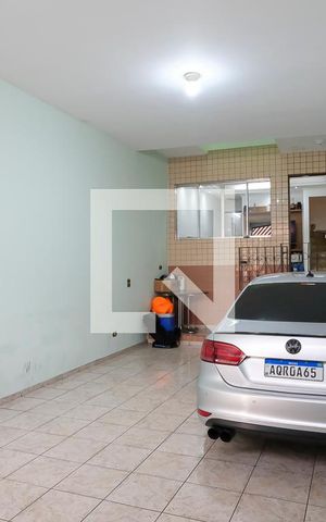 Casa à venda com 232m², 4 quartos e 4 vagasGaragem
