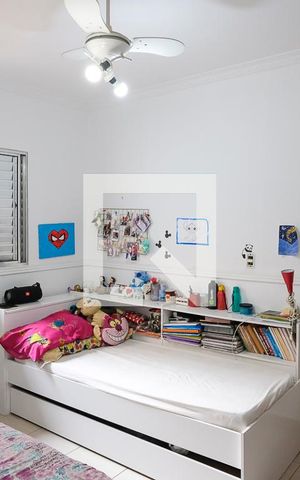Casa à venda com 232m², 4 quartos e 4 vagasSuíte 2