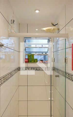 Casa à venda com 232m², 4 quartos e 4 vagasBanheiro da suíte 4