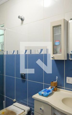 Casa à venda com 232m², 4 quartos e 4 vagasBanheiro da suíte 1
