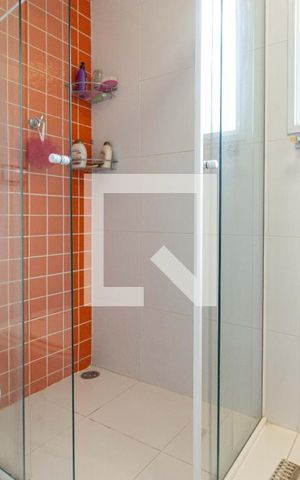 Casa à venda com 201m², 4 quartos e 4 vagas Casa à venda com 201m², 4 quartos e 4 vagasBanheiro da Suíte 2
