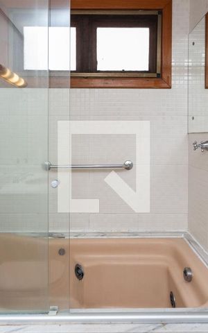 Apartamento à venda com 125m², 2 quartos e 1 vaga Apartamento à venda com 125m², 2 quartos e 1 vagaBanheiro Suite