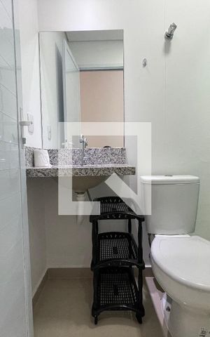 Studio para alugar com 20m², 1 quarto e sem vaga Studio para alugar com 20m², 1 quarto e sem vagaBanheiro kitnet