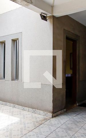 Casa à venda com 500m², 4 quartos e 2 vagas Casa à venda com 500m², 4 quartos e 2 vagasÁrea comum