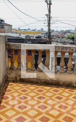 Casa à venda com 500m², 4 quartos e 2 vagas Casa à venda com 500m², 4 quartos e 2 vagasTerraço