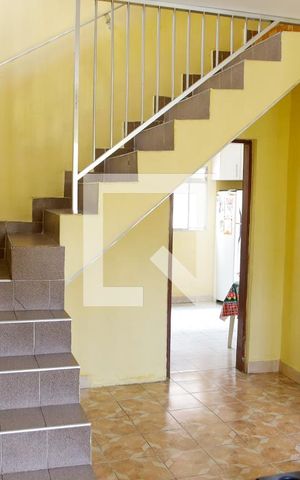 Casa à venda com 500m², 4 quartos e 2 vagas Casa à venda com 500m², 4 quartos e 2 vagassala