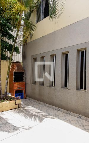 Casa à venda com 500m², 4 quartos e 2 vagas Casa à venda com 500m², 4 quartos e 2 vagasÁrea comum