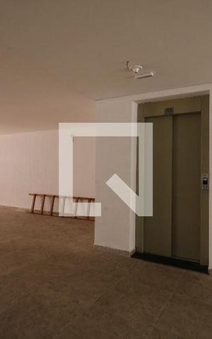 Apartamento à venda com 100m², 2 quartos e 1 vagaElevador