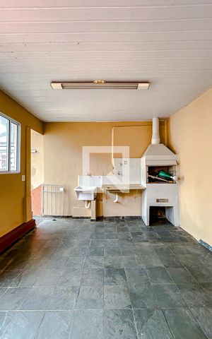 Casa à venda com 180m², 3 quartos e 1 vagaÁrea externa