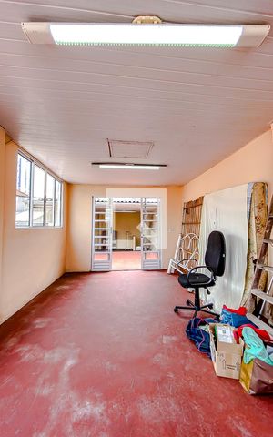 Casa à venda com 180m², 3 quartos e 1 vagaQuarto de Serviço