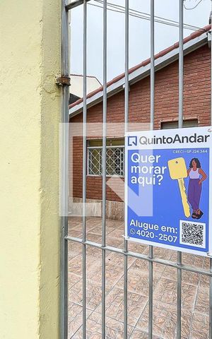 Casa para alugar com 100m², 1 quarto e 1 vagaFachada + plaquinha
