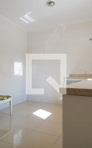 Casa à venda com 248m², 4 quartos e 2 vagasCozinha
