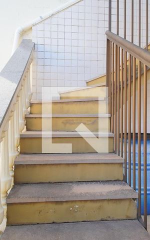 Casa à venda com 248m², 4 quartos e 2 vagasEscada - Acesso Salão de Festas