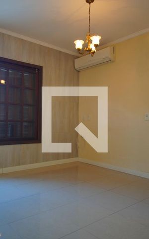 Casa à venda com 248m², 4 quartos e 2 vagasSala