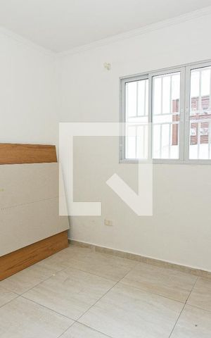 Casa para alugar com 90m², 2 quartos e 2 vagas Casa para alugar com 90m², 2 quartos e 2 vagasSala