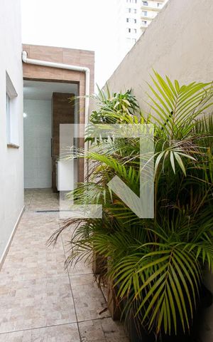 Casa para alugar com 90m², 2 quartos e 2 vagas Casa para alugar com 90m², 2 quartos e 2 vagasCorredor