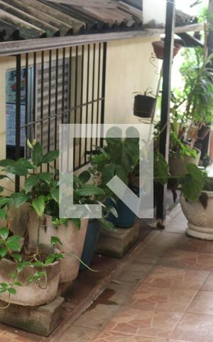 Casa à venda com 240m², 4 quartos e 2 vagasQuintal