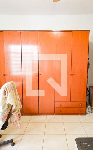 Casa à venda com 297m², 5 quartos e 3 vagas Casa à venda com 297m², 5 quartos e 3 vagasQuarto3/ suite