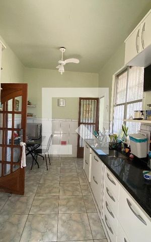 Casa à venda com 323m², 3 quartos e 2 vagas Casa à venda com 323m², 3 quartos e 2 vagasCozinha