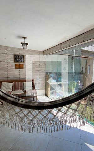 Casa à venda com 323m², 3 quartos e 2 vagas Casa à venda com 323m², 3 quartos e 2 vagasLazer