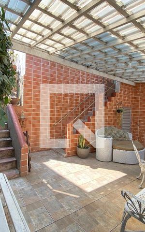 Casa à venda com 323m², 3 quartos e 2 vagas Casa à venda com 323m², 3 quartos e 2 vagasLazer