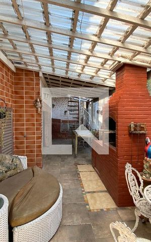 Casa à venda com 323m², 3 quartos e 2 vagas Casa à venda com 323m², 3 quartos e 2 vagasLazer