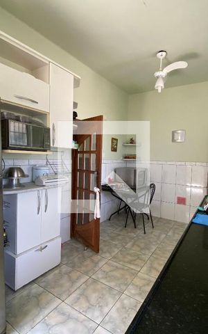 Casa à venda com 323m², 3 quartos e 2 vagas Casa à venda com 323m², 3 quartos e 2 vagasCozinha