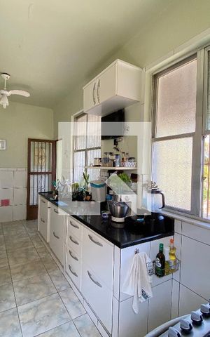 Casa à venda com 323m², 3 quartos e 2 vagas Casa à venda com 323m², 3 quartos e 2 vagasCozinha