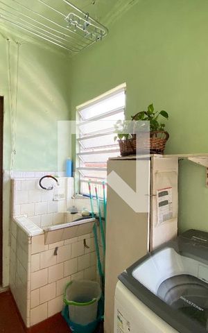Casa à venda com 323m², 3 quartos e 2 vagas Casa à venda com 323m², 3 quartos e 2 vagasÁrea de Serviço