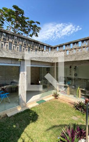Casa à venda com 323m², 3 quartos e 2 vagas Casa à venda com 323m², 3 quartos e 2 vagasEspaço Gourmet