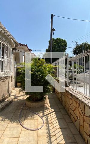 Casa à venda com 323m², 3 quartos e 2 vagas Casa à venda com 323m², 3 quartos e 2 vagasFrente