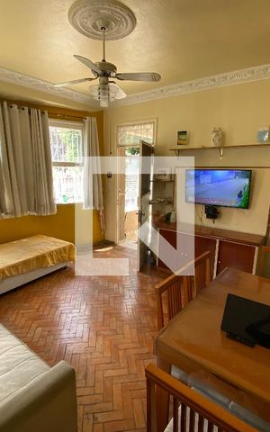 Casa à venda com 323m², 3 quartos e 2 vagas Casa à venda com 323m², 3 quartos e 2 vagasSala