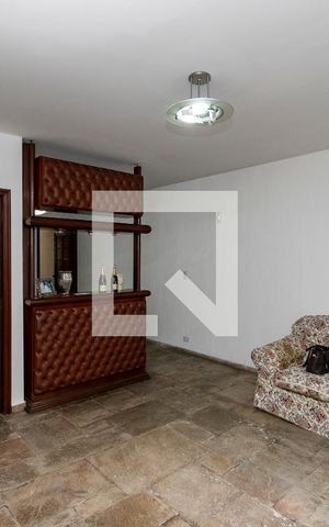 Casa à venda com 300m², 4 quartos e 3 vagasSala