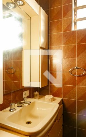 Casa à venda com 300m², 4 quartos e 3 vagasBanheiro da Suíte 2