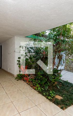 Casa à venda com 300m², 4 quartos e 3 vagasGaragem