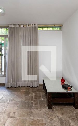 Casa à venda com 300m², 4 quartos e 3 vagasSala